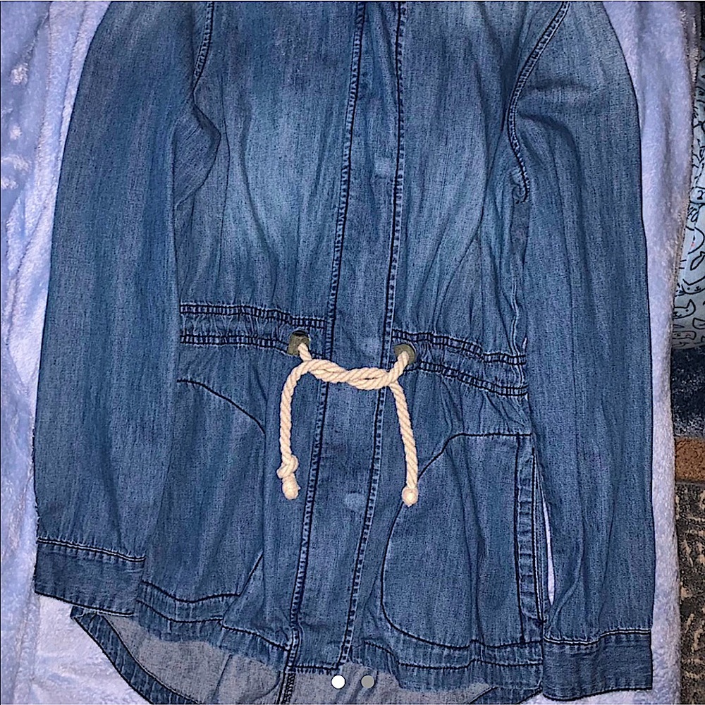 Super cute vintage jean jacket.